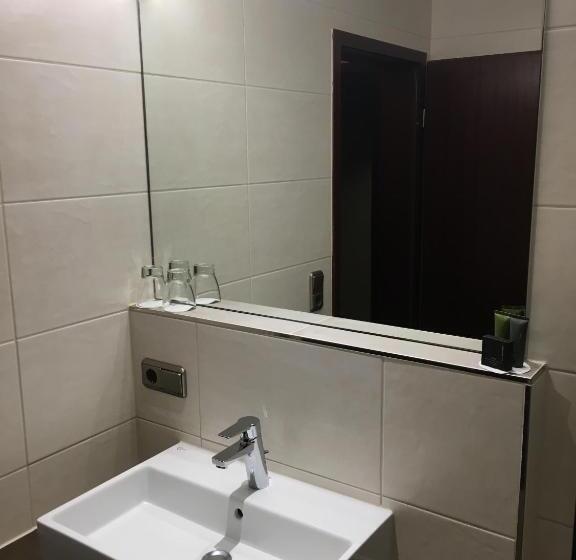 Семейный Номер, Parkhotel Leiser