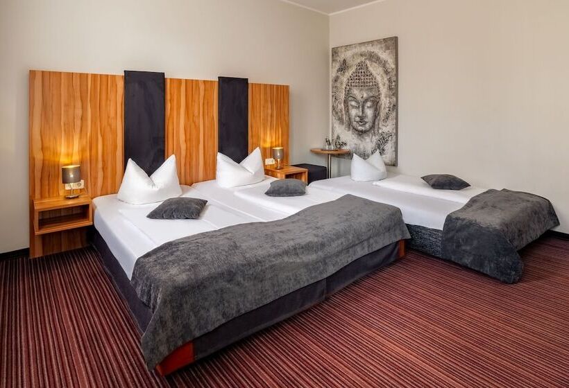 Номер Стандарт Трехместный, Arthotel Ana Style Augsburg