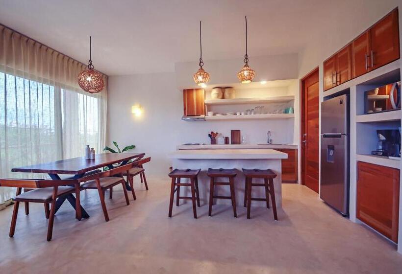 سوییت جونیور, Casa Astral Luxury