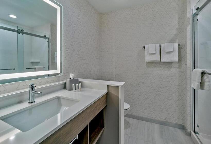 스위트, Holiday Inn Express   Huntsville Space Center, An Ihg