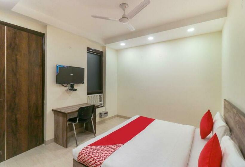 Трехместный Номер Классика, Collection O Comfort Residency Near Artemis Hospital