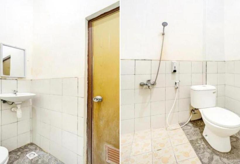 Номер Стандарт, Reddoorz Near Plaza Araya Malang