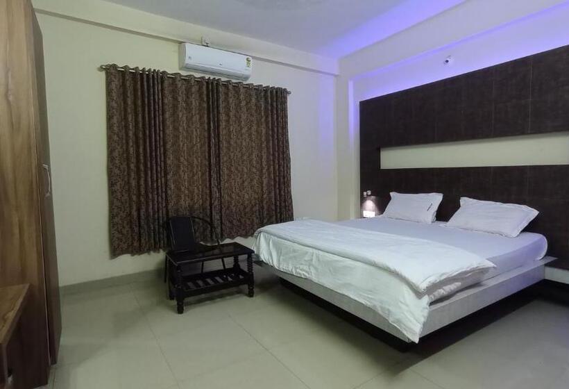 Номер Deluxe, Staymaker Shubhodaya Lodge