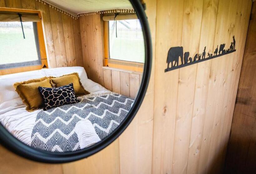 Дом 3 Спальни, Folly Farm Holiday Park