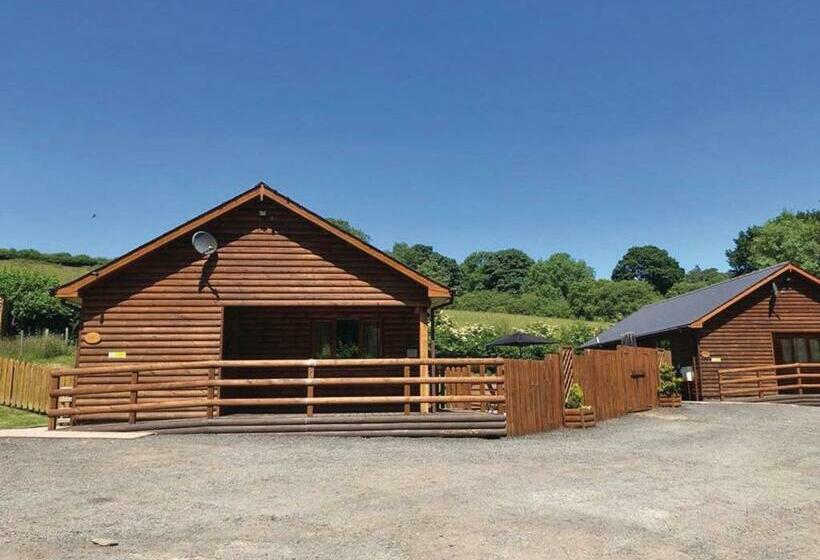 Дом 2 Спальни, Heartsease Lodges