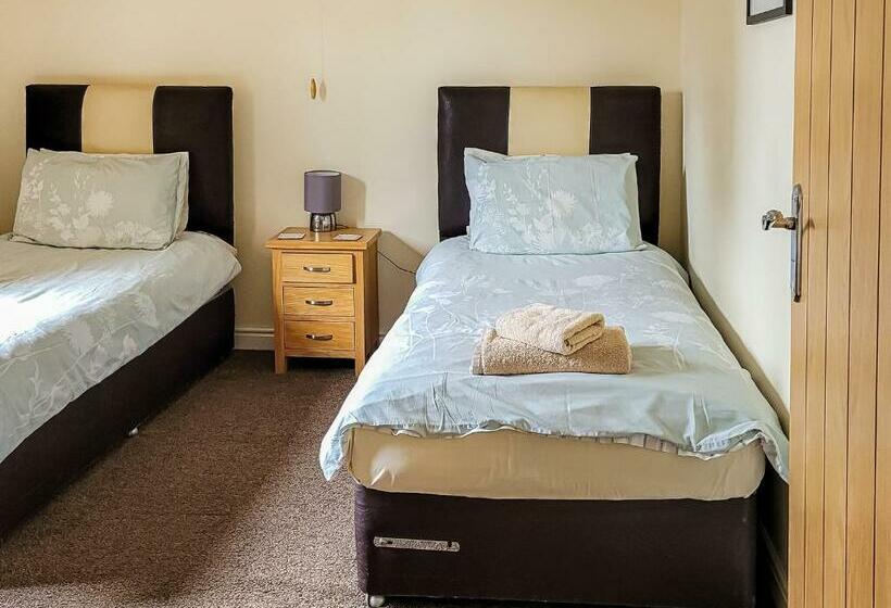 Дом 2 Спальни, Heartsease Lodges