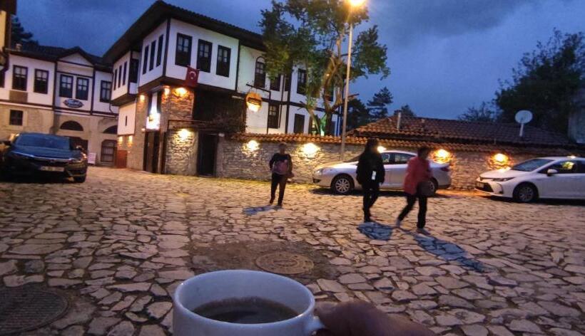 标准间, Yedekcioğlu Konak