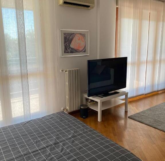 スタンダード４人部屋, Bedandbreakfast Eni Torri Lombarde San Donato Bbqueen