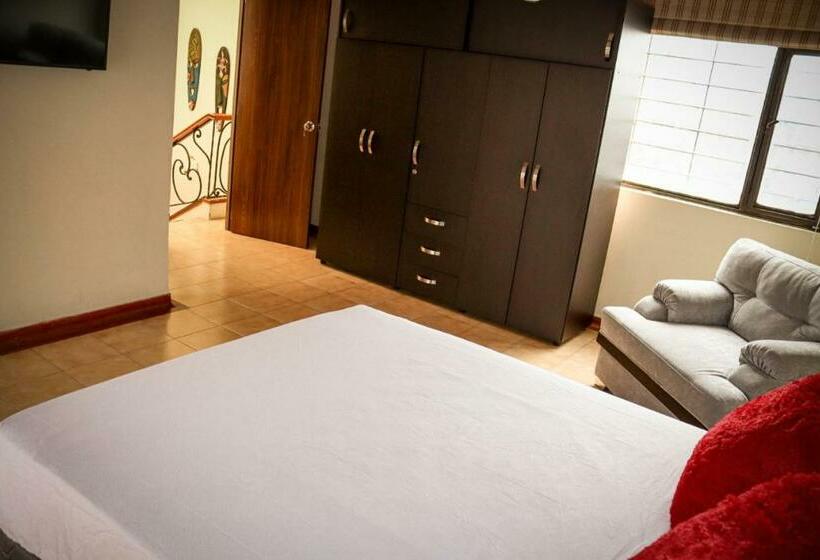 اتاق استاندارد با بالکن, The Canarys Hostal