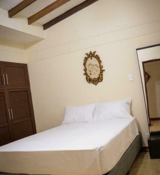 اتاق استاندارد با سرویس بهداشتی مشترک, The Canarys Hostal