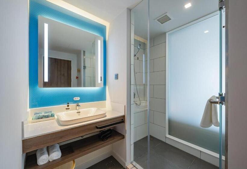 Люкс Кровать Кинг, Holiday Inn Express Huludao Seaview By Ihg