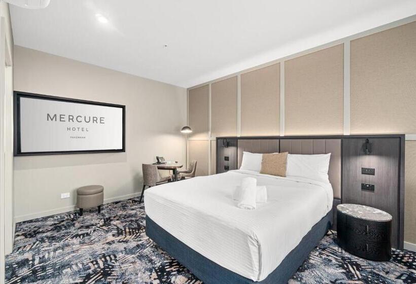 带大床的豪华间, Mercure Pakenham