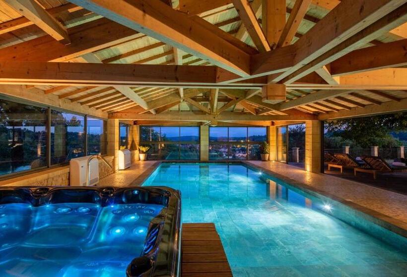 Семейный Номер, Domaine De Ravat