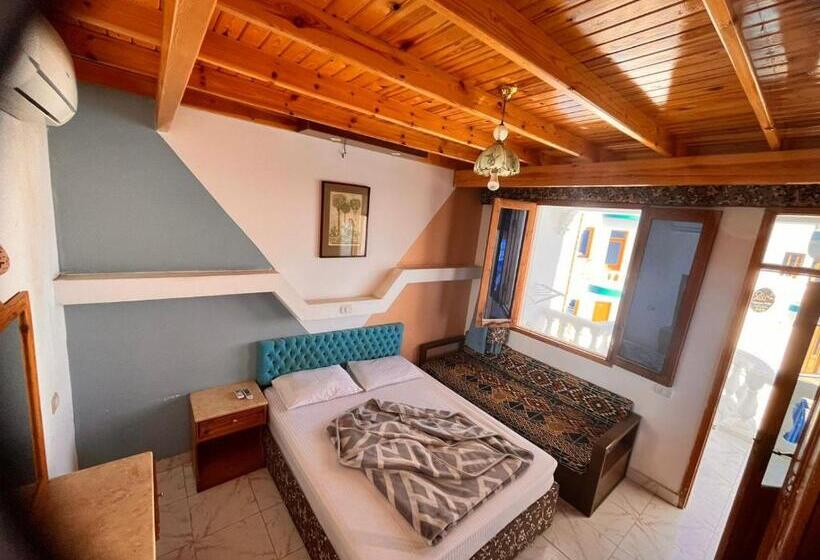 سوییت جونیور با چشم‌انداز دریا, Seaview Hotel Dahab