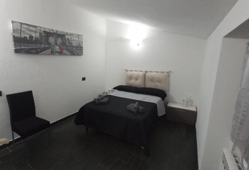 Номер Deluxe, Home Sweet Home