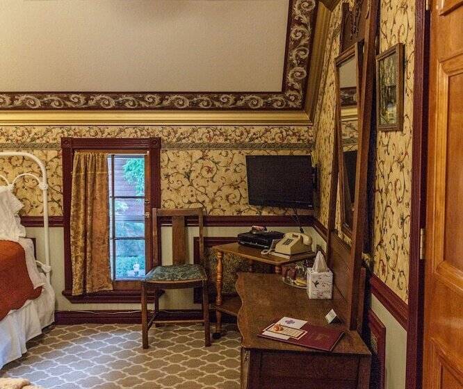 Семейный Номер Совместный Санузел, Frisco Lodge