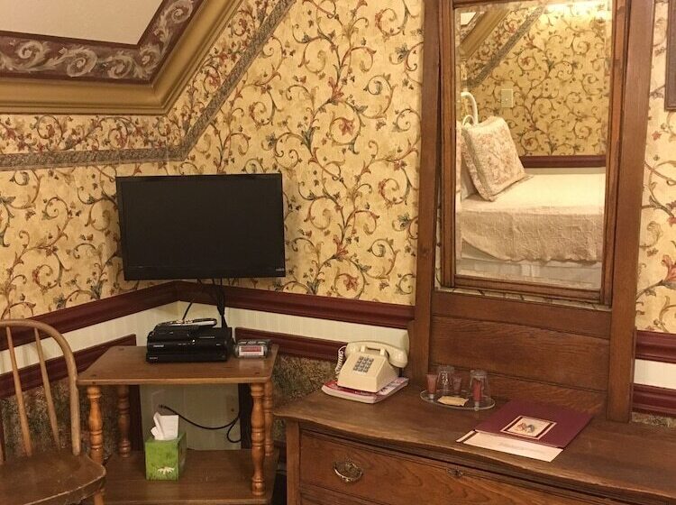 Семейный Номер Совместный Санузел, Frisco Lodge