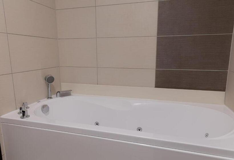Апартаменты 1 Спальня, Bazilika Alatt Panzió