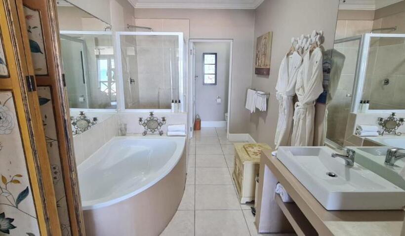 Номер Deluxe, On The Beach Guesthouse Jeffreys Bay