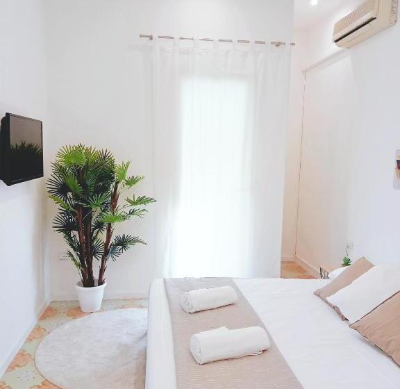 Номер Deluxe, Home Sicily