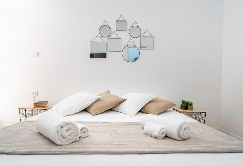 Номер Deluxe, Home Sicily