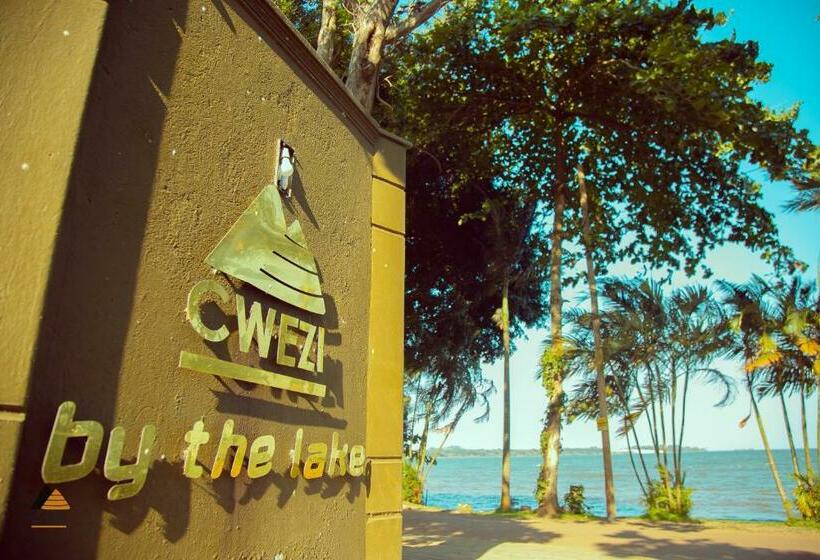 سوئیت با بالکن, Cwezi By The Lake