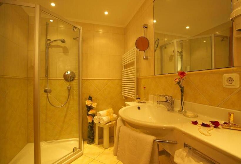Comfort room with balcony, Das Schiff In Den Bergen