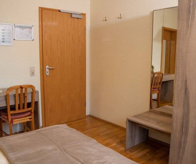 Номер Стандарт, Lothringer Hof