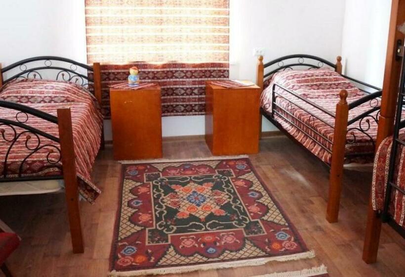 Четырехместный Номер Economy, Pottery House Sanahin