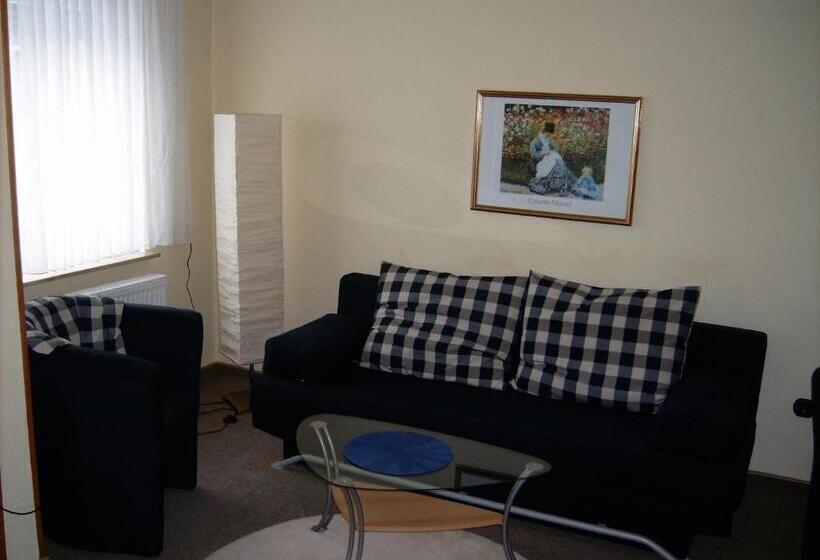 חדר סטנדרט לשלושה, Domhotel Bed & Breakfast