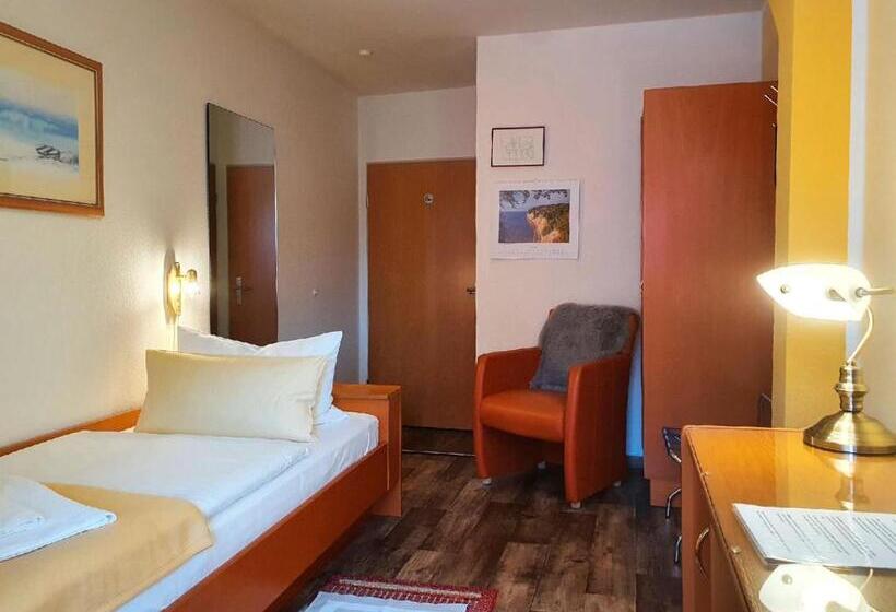 חדר סטנדרט יחיד, Peenebrücke