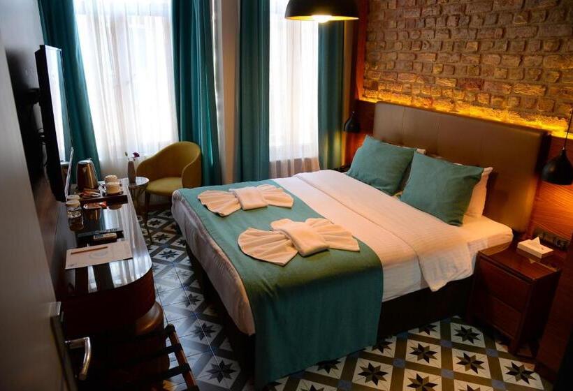 آپارتمان یک خوابه با دری مشترک که هال را جدا می کند., Pera Luna Residence