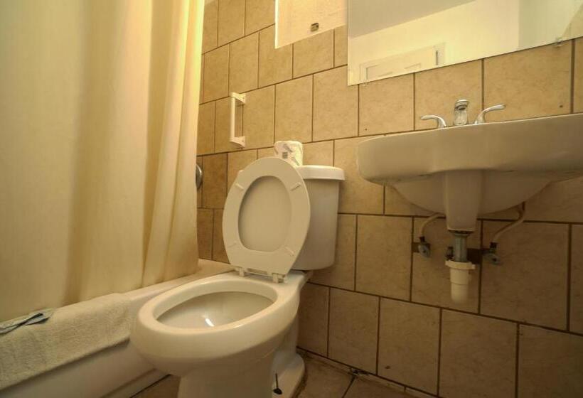 Номер Стандартный Кровать Куин, Monterrey Motel Padre Island, Corpus Christi By Oyo