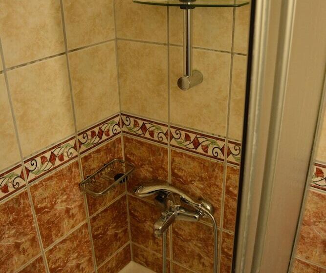 Family Suite, Yavuzhan