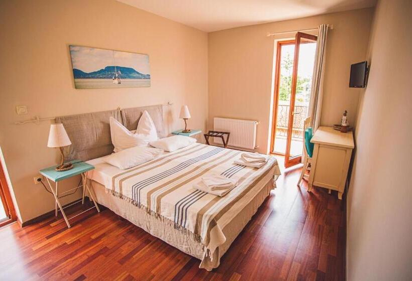 스탠다드 발코니 룸, Hullám Villa B&b