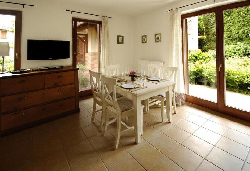 테라스가 있는 2 베드룸 아파트, Hullám Villa B&b