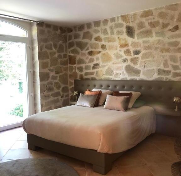 Четырехместный Номер Deluxe, Manoir De Chantemerle