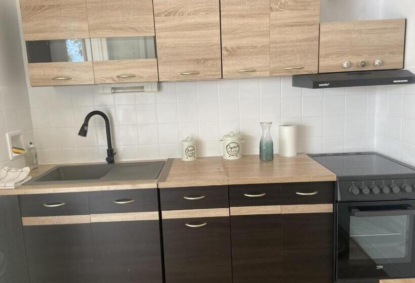 Дом 3 Спальни, Manoir De Chantemerle