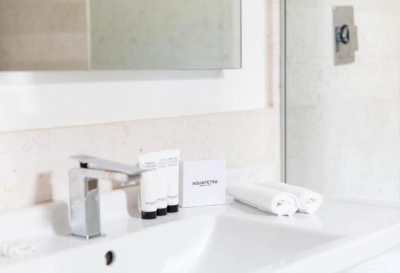 Полулюкс Повышенной Комфортности, Aquapetra Resort & Spa