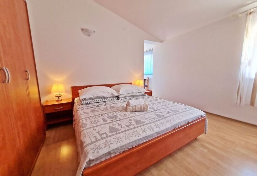 Студия Стандарт, Rooms And Apartments Porat