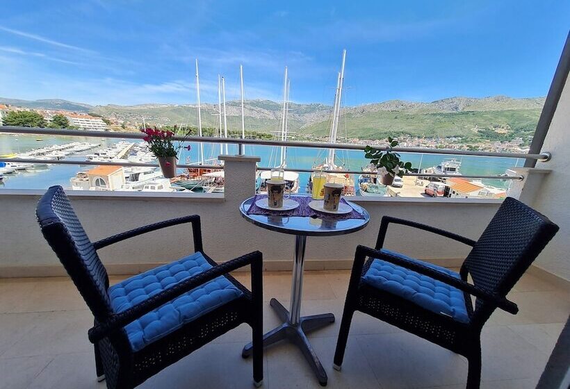 Студио Стандарт Вид на Море с Балконом, Rooms And Apartments Porat