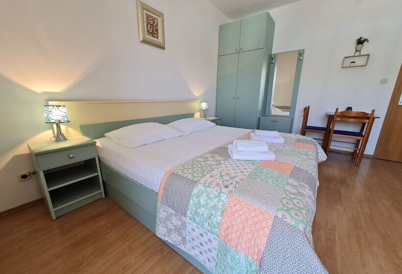 Студио Стандарт Вид на Море с Балконом, Rooms And Apartments Porat