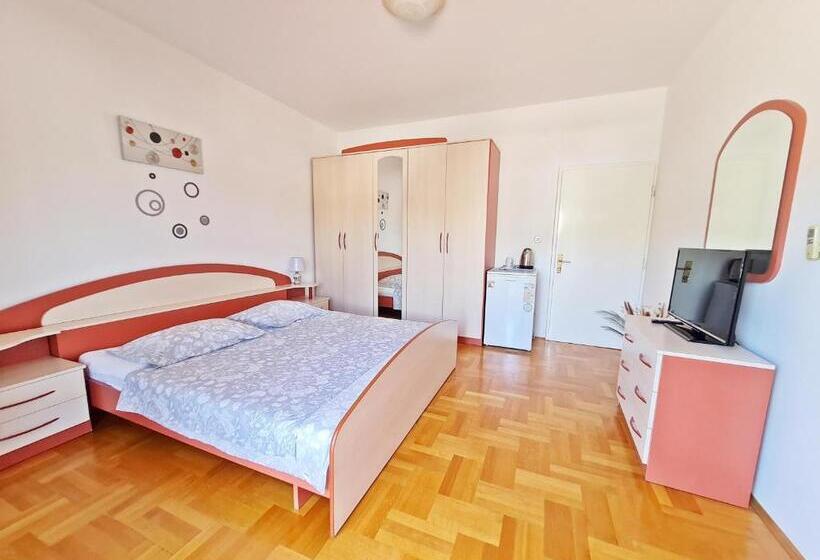 Номер Стандарт Вид на Море с Балконом, Rooms And Apartments Porat