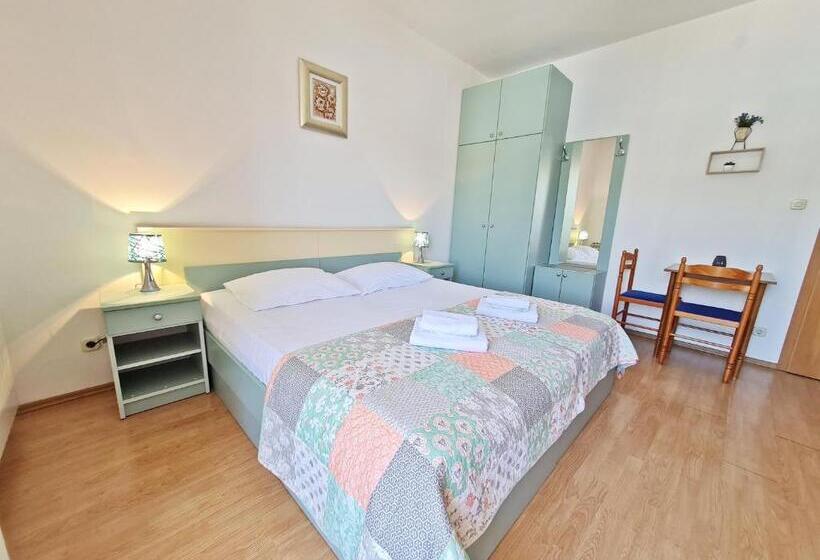 Студио Стандарт Вид на Море с Балконом, Rooms And Apartments Porat