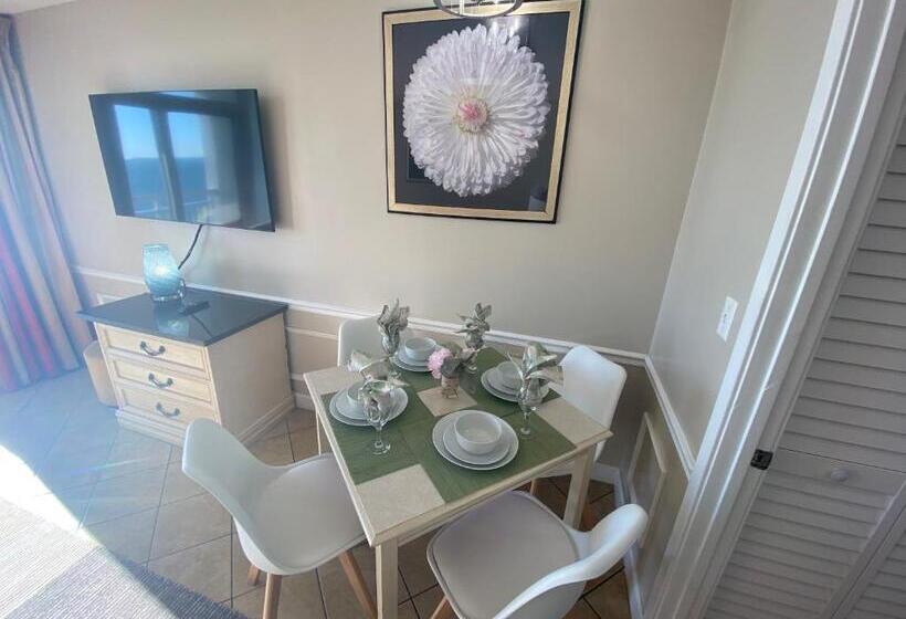 Апартаменты 1 Спальня Вид на Море, Camelot By The Sea Ocean Front Condo