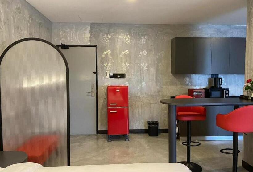 Президентский Люкс, Sri Indar Hotel & Suites