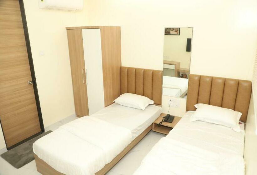 Номер Deluxe, Id Square Residency Parbhani