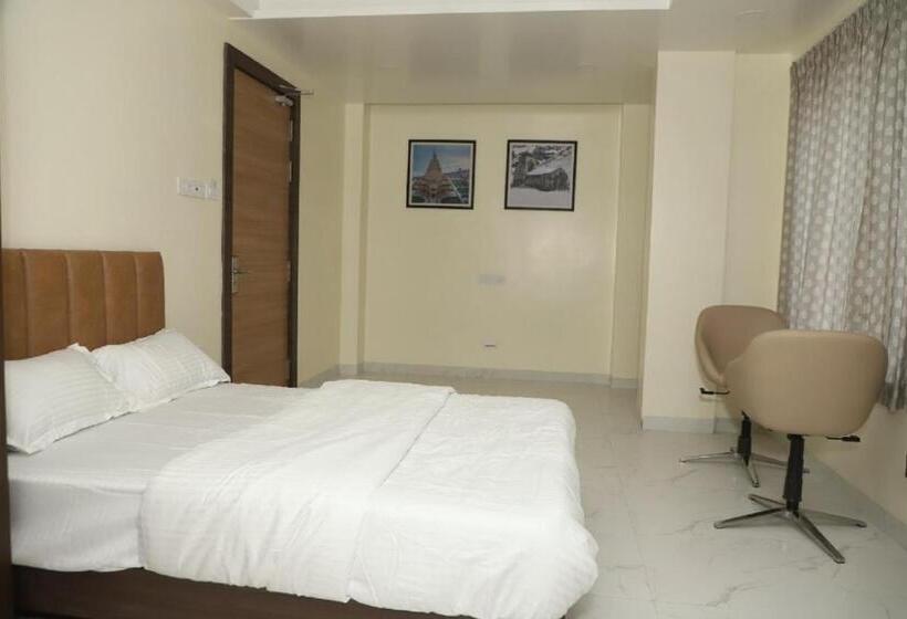Номер Superior, Id Square Residency Parbhani