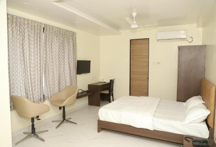 Люкс, Id Square Residency Parbhani