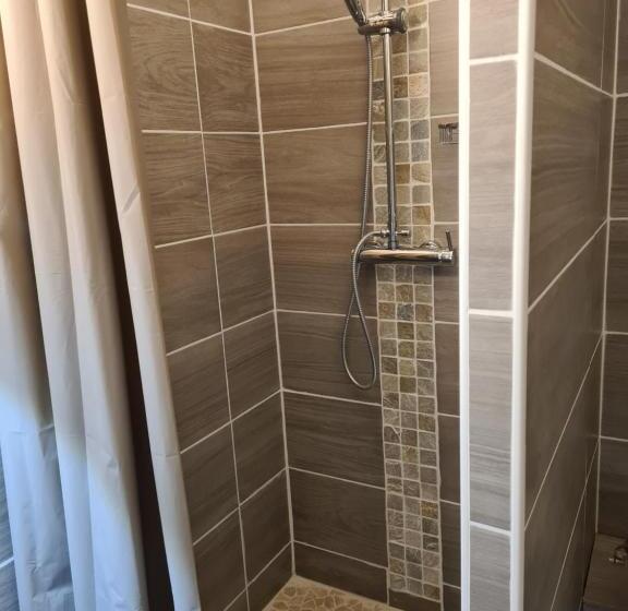 Дом 2 Спальни, La Maison Thimadaise